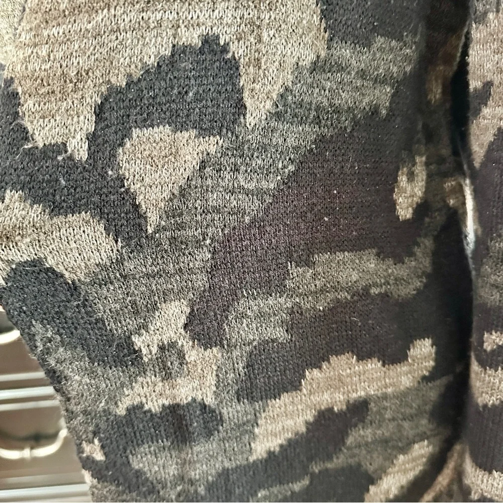 Apt. 9 Longline Cardigan Sweater Jacket Medium Gray Black Camo Print Normcore - Picture 9 of 16